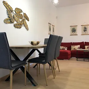 apartamentos-barrio-de-santiago.hotelsincadiz.net/