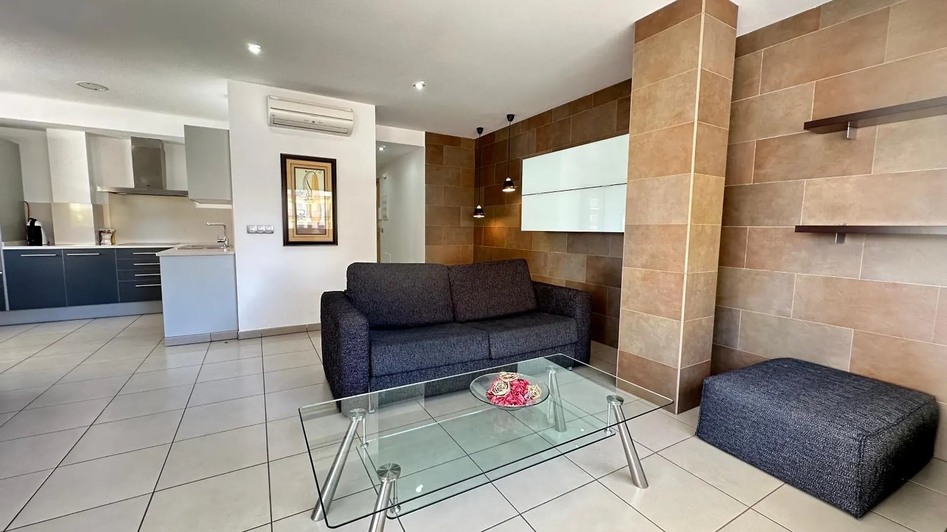 Agi Drugstore Apartments Rosas
