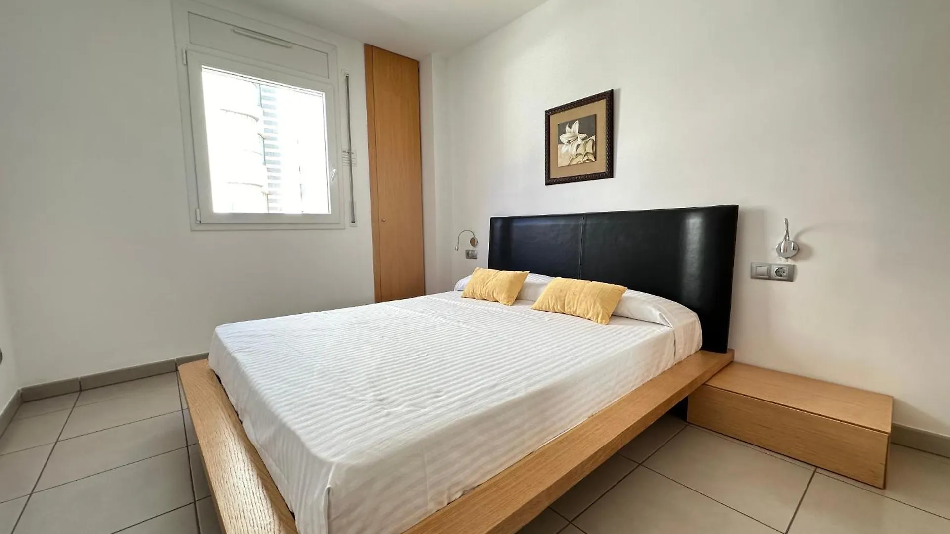 Agi Drugstore Apartments Rosas