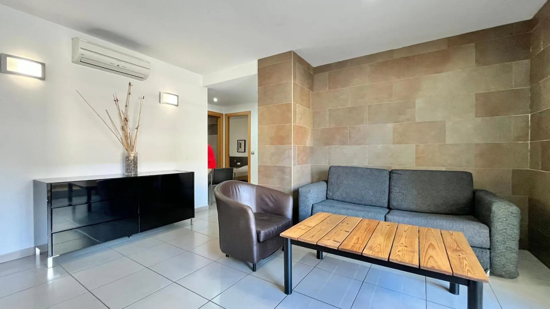 Agi Drugstore Apartments Rosas