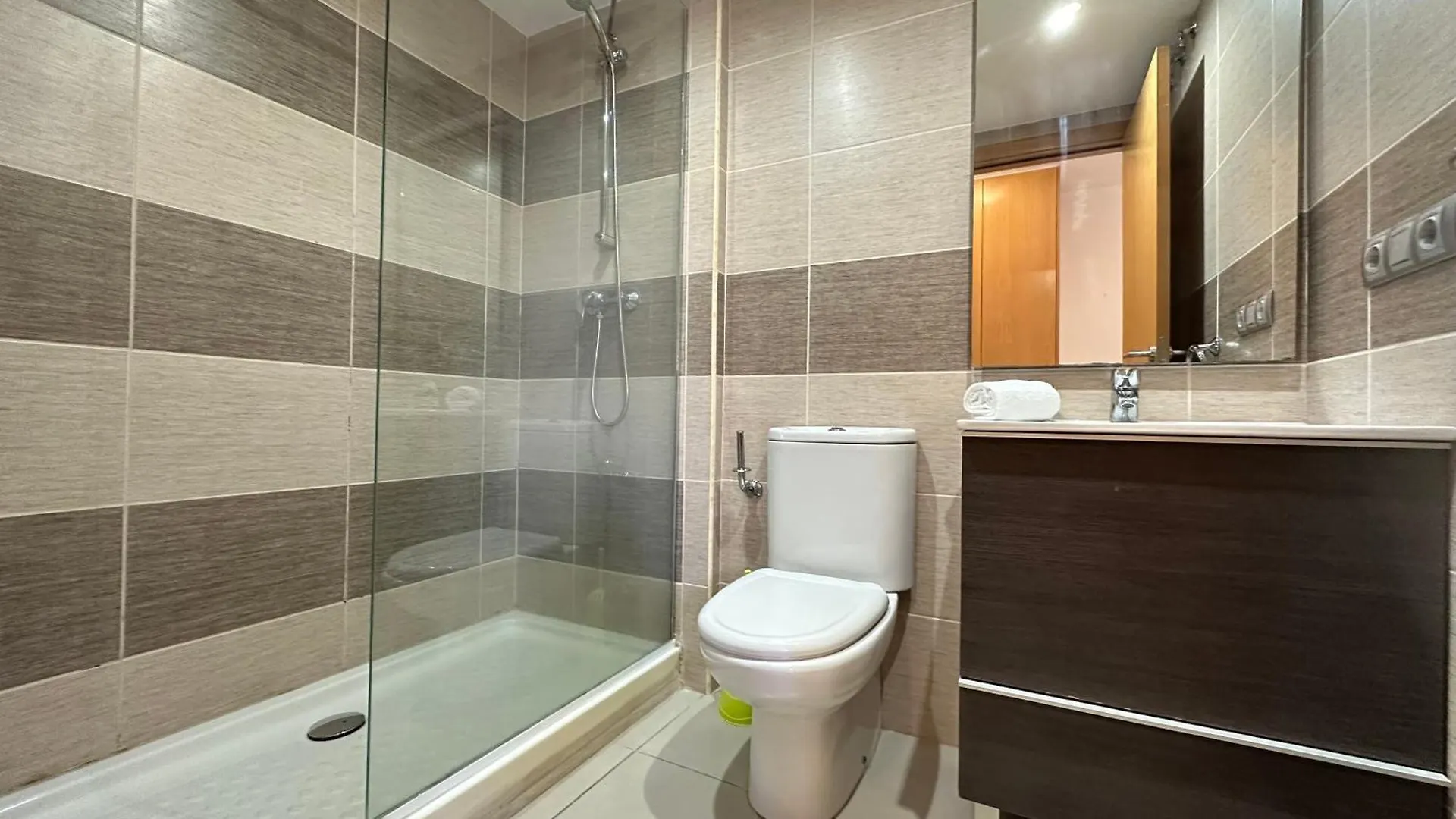 Agi Drugstore Apartments Rosas