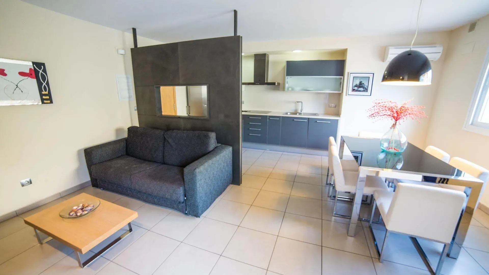 Agi Drugstore Apartments Rosas